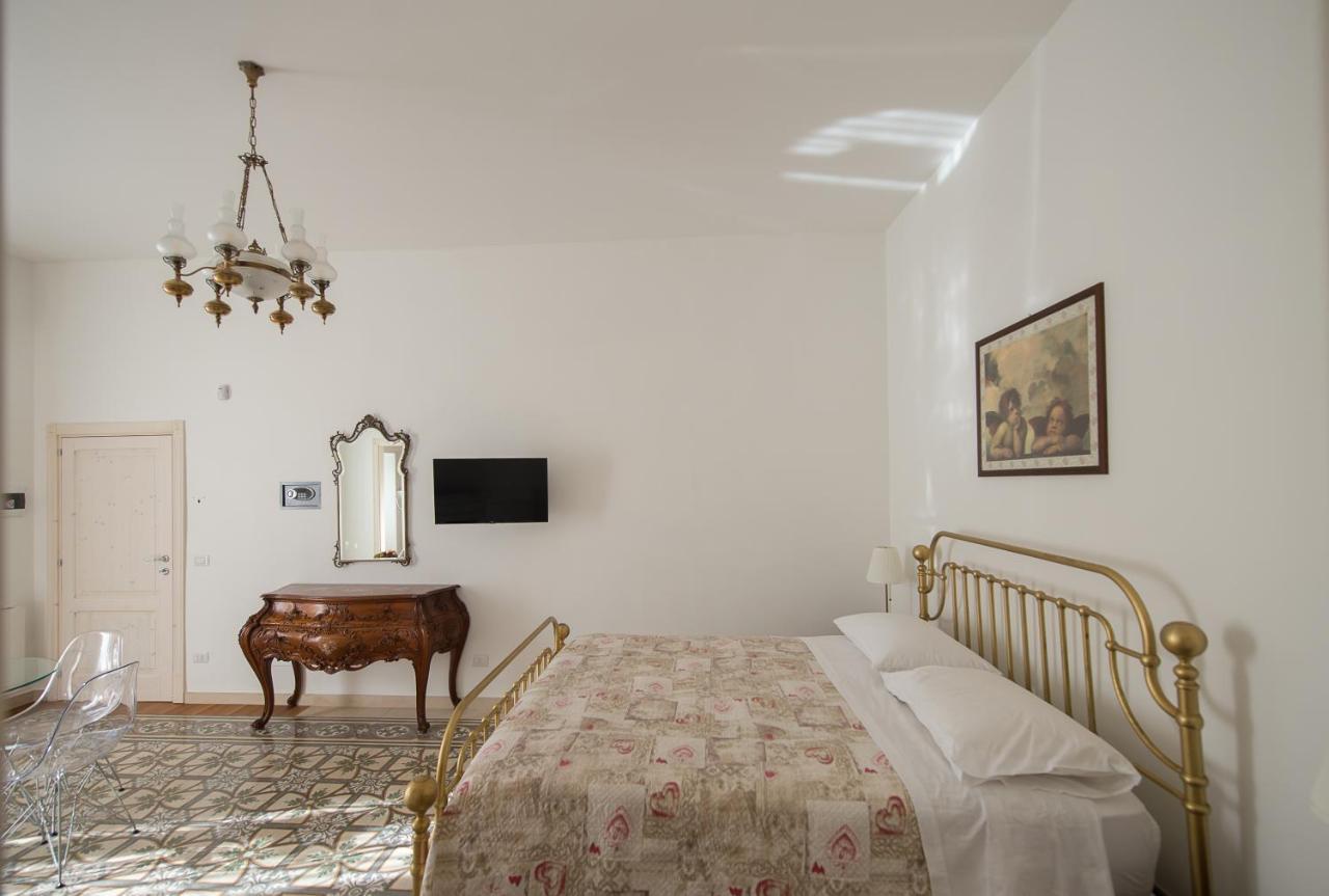 נויקאטארו Ai Cappuccini Guest House מראה חיצוני תמונה