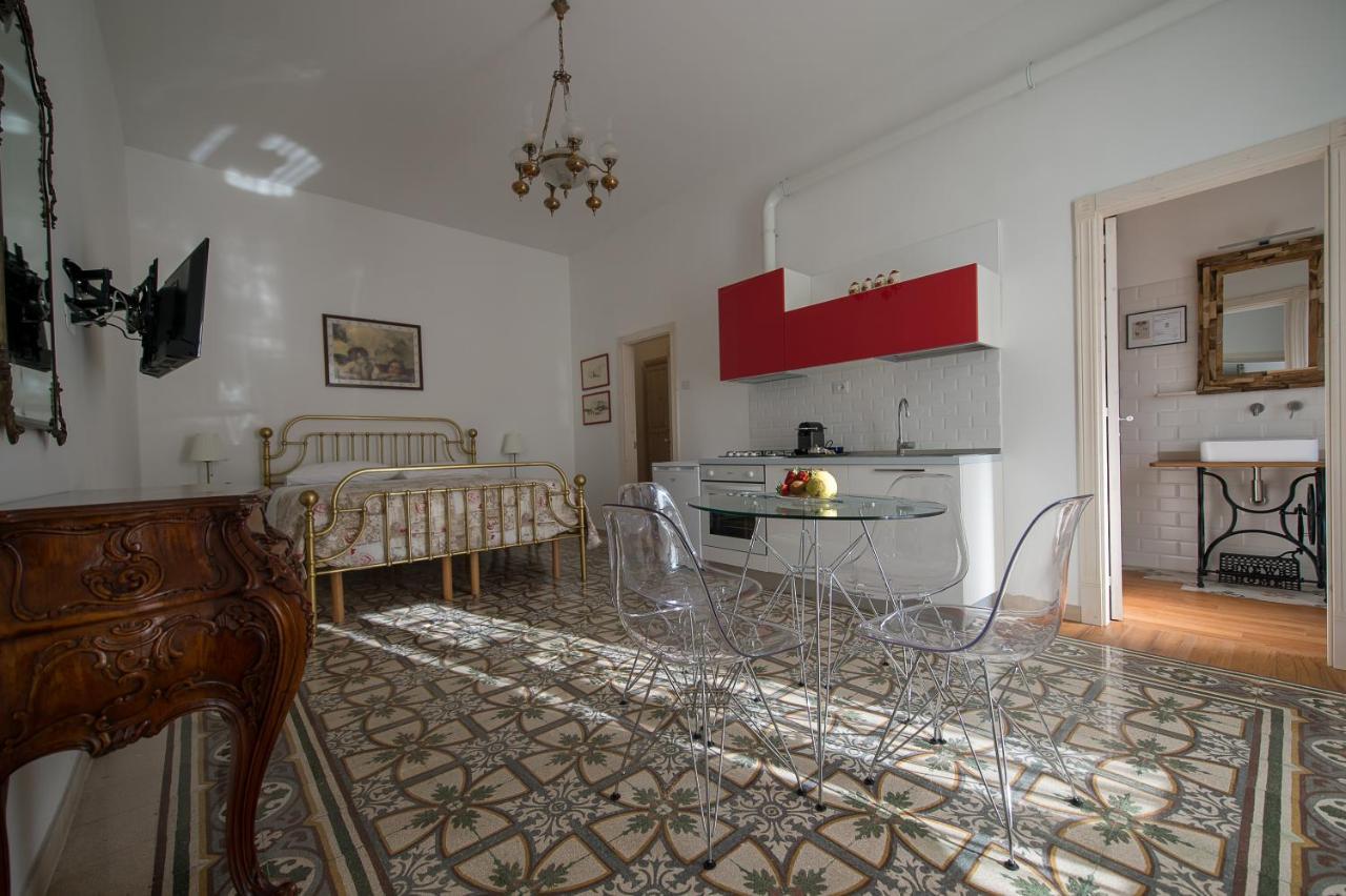נויקאטארו Ai Cappuccini Guest House מראה חיצוני תמונה