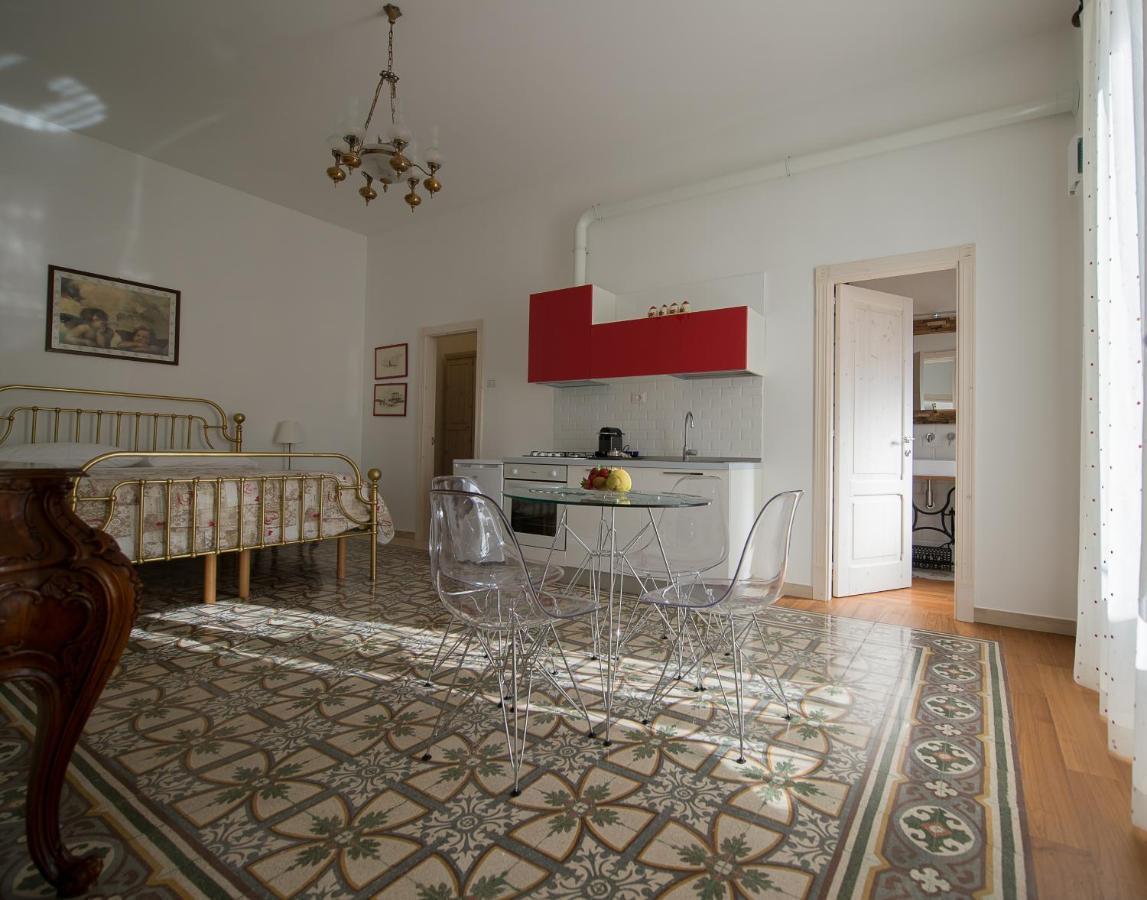 נויקאטארו Ai Cappuccini Guest House מראה חיצוני תמונה