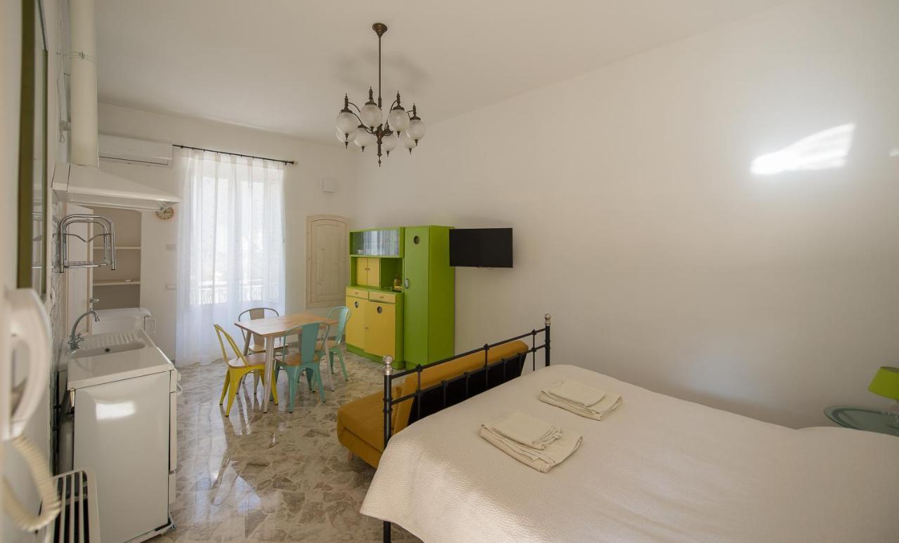 נויקאטארו Ai Cappuccini Guest House מראה חיצוני תמונה